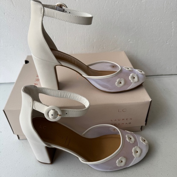 Lauren Conrad HYDRANGEA2 White Petal Block Heels Women's Shoes Size 9.5 WEDDING - Picture 2 of 12